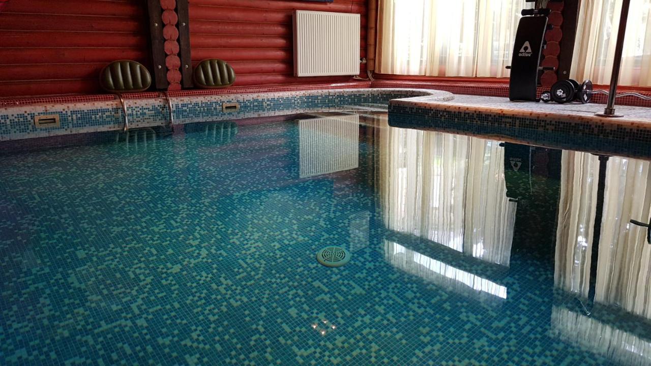Luxury Villa With Pool And Sauna Chernivtsi Luaran gambar