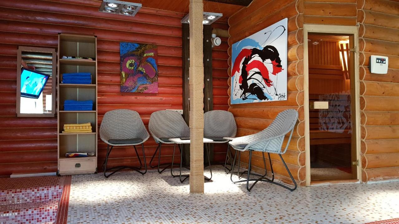 Luxury Villa With Pool And Sauna Chernivtsi Luaran gambar