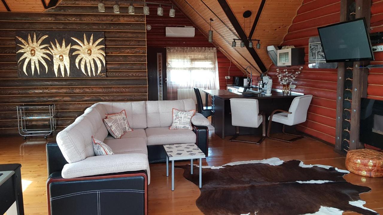 Luxury Villa With Pool And Sauna Chernivtsi Luaran gambar
