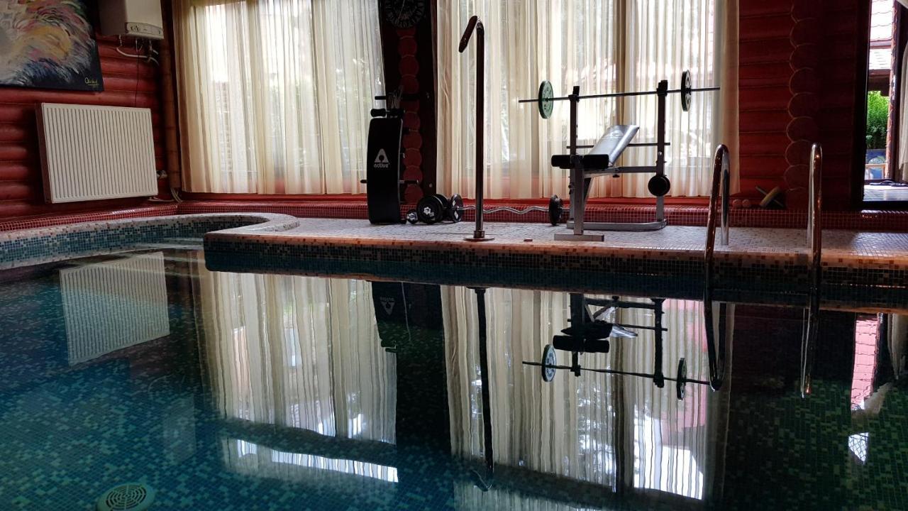 Luxury Villa With Pool And Sauna Chernivtsi Luaran gambar